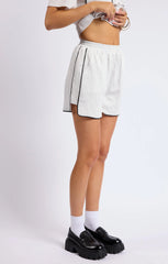 COMMUNITY SHORTS W CONTRAST PIPING